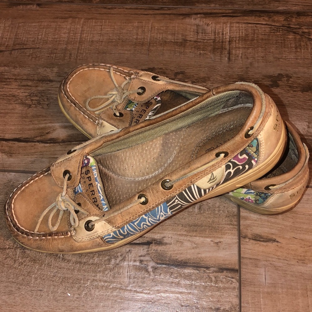 Size 9 Sperry boat shoes